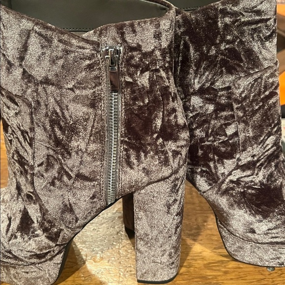 Gianni Bini Sz 10 Brown Crushed Tan Velvet High heel Platform Festival Boots NWT - Picture 16 of 16